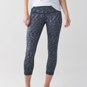 Lululemon Sz 8 Wunder Under Crop (Hi-Rise) Dramatic Static White Black